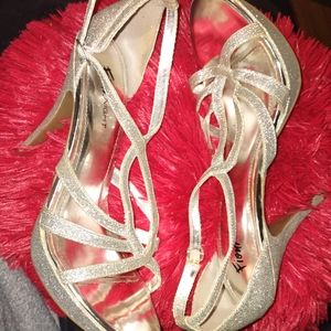 Beautiful 6 inch Stappy Heels Size 12